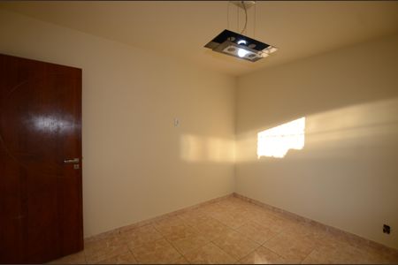 Casa para alugar com 80m², 2 quartos e sem vagaQuarto1