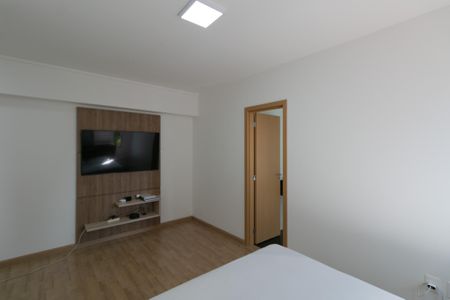 Apartamento à venda com 130m², 4 quartos e 3 vagasSuite 2