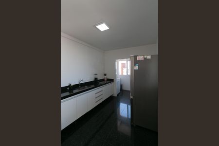 Apartamento à venda com 130m², 4 quartos e 3 vagasCozinha