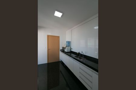 Apartamento à venda com 130m², 4 quartos e 3 vagasCozinha