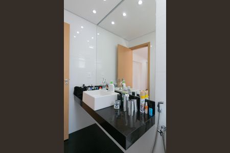 Apartamento à venda com 130m², 4 quartos e 3 vagasBanheiro Suite 2