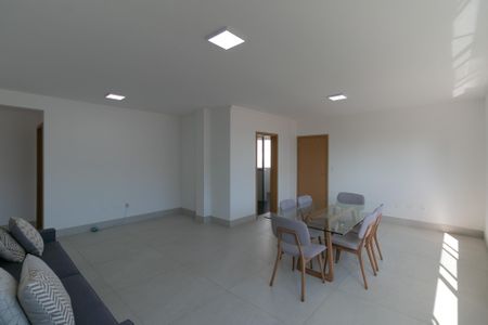 Apartamento à venda com 130m², 4 quartos e 3 vagasSala