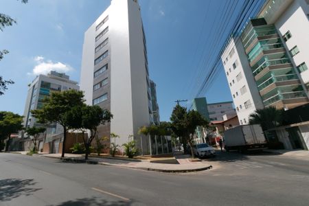 Apartamento à venda com 130m², 4 quartos e 3 vagasFachada