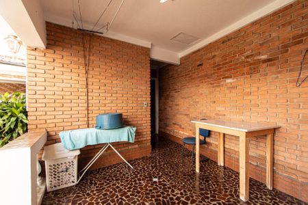 Casa para alugar com 150m², 4 quartos e 6 vagas Casa para alugar com 150m², 4 quartos e 6 vagasÁrea de Serviço Edícula