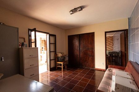 Casa para alugar com 150m², 4 quartos e 6 vagas Casa para alugar com 150m², 4 quartos e 6 vagasQuarto Edícula