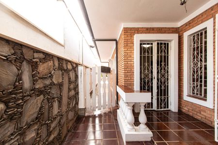 Casa para alugar com 150m², 4 quartos e 6 vagas Casa para alugar com 150m², 4 quartos e 6 vagasEntrada