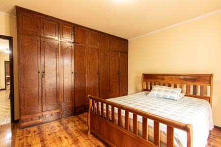 Casa para alugar com 150m², 4 quartos e 6 vagas Casa para alugar com 150m², 4 quartos e 6 vagasSuíte