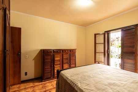 Casa para alugar com 150m², 4 quartos e 6 vagas Casa para alugar com 150m², 4 quartos e 6 vagasQuarto 2