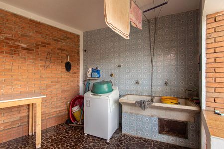 Casa para alugar com 150m², 4 quartos e 6 vagas Casa para alugar com 150m², 4 quartos e 6 vagasÁrea de Serviço Edícula