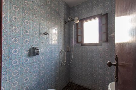 Casa para alugar com 150m², 4 quartos e 6 vagas Casa para alugar com 150m², 4 quartos e 6 vagasBanheiro Edícula