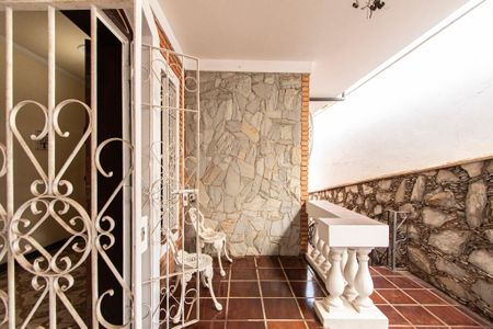 Casa para alugar com 150m², 4 quartos e 6 vagas Casa para alugar com 150m², 4 quartos e 6 vagasEntrada