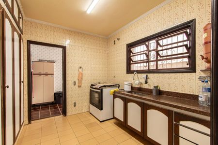 Casa para alugar com 150m², 4 quartos e 6 vagas Casa para alugar com 150m², 4 quartos e 6 vagasCozinha