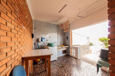 Casa para alugar com 150m², 4 quartos e 6 vagas Casa para alugar com 150m², 4 quartos e 6 vagasÁrea de Serviço Edícula