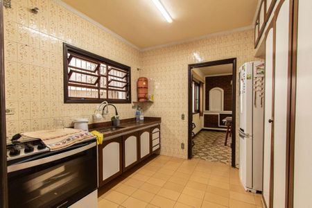 Casa para alugar com 150m², 4 quartos e 6 vagas Casa para alugar com 150m², 4 quartos e 6 vagasCozinha