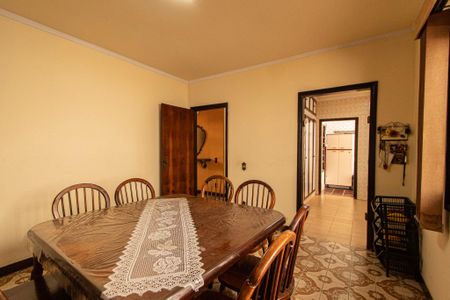 Casa para alugar com 150m², 4 quartos e 6 vagas Casa para alugar com 150m², 4 quartos e 6 vagasCopa