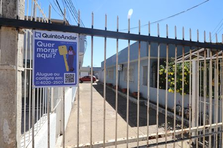 Casa de condomínio à venda com 95m², 3 quartos e 2 vagasFachada e placa