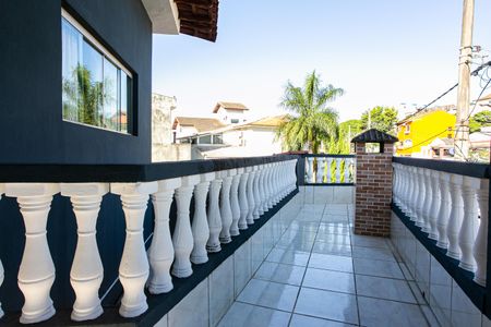 Casa à venda com 300m², 4 quartos e 7 vagas Casa à venda com 300m², 4 quartos e 7 vagasVaranda