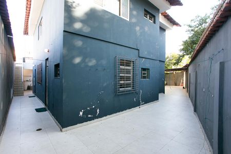 Casa à venda com 300m², 4 quartos e 7 vagas Casa à venda com 300m², 4 quartos e 7 vagasQuintal