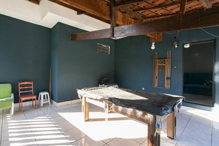 Casa à venda com 300m², 4 quartos e 7 vagas Casa à venda com 300m², 4 quartos e 7 vagasVaranda