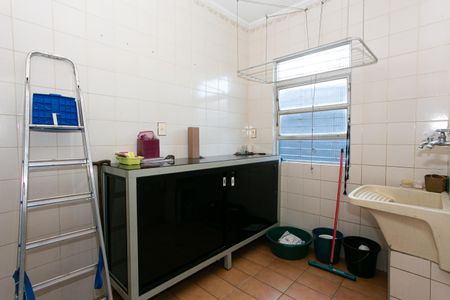 Casa à venda com 300m², 4 quartos e 7 vagas Casa à venda com 300m², 4 quartos e 7 vagasÁrea de Serviço