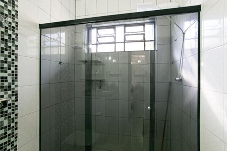 Casa à venda com 300m², 4 quartos e 7 vagas Casa à venda com 300m², 4 quartos e 7 vagasBanheiro 1