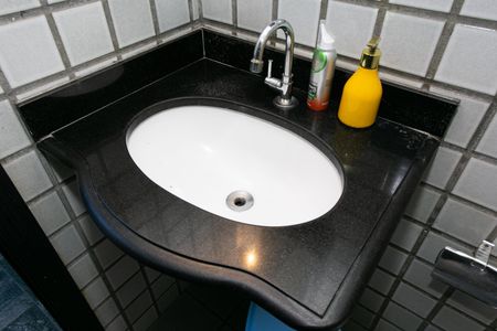 Casa à venda com 300m², 4 quartos e 7 vagas Casa à venda com 300m², 4 quartos e 7 vagasBanheiro 2