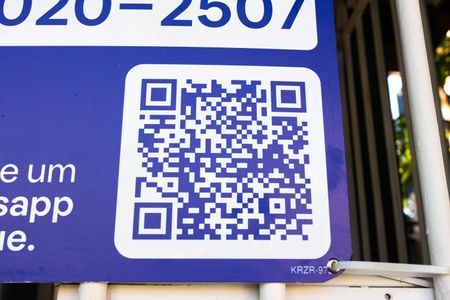 Casa à venda com 300m², 4 quartos e 7 vagas Casa à venda com 300m², 4 quartos e 7 vagasplaca