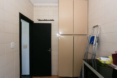 Casa à venda com 300m², 4 quartos e 7 vagas Casa à venda com 300m², 4 quartos e 7 vagasÁrea de Serviço