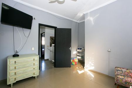 Casa à venda com 300m², 4 quartos e 7 vagas Casa à venda com 300m², 4 quartos e 7 vagasQuarto 1