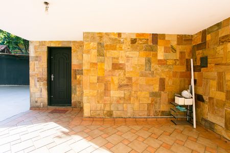 Casa à venda com 300m², 4 quartos e 7 vagas Casa à venda com 300m², 4 quartos e 7 vagasÁrea Externa