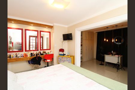 Casa à venda com 300m², 2 quartos e 3 vagasSuíte