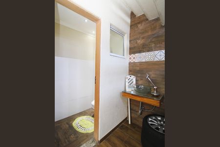 Casa à venda com 300m², 2 quartos e 3 vagasBanheiro de serviço