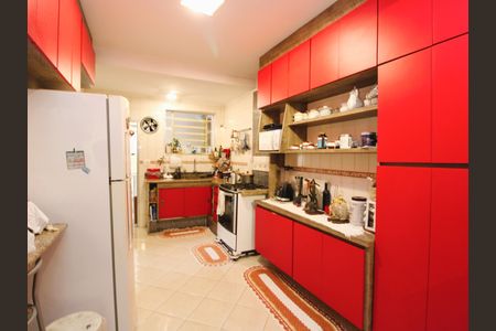 Casa à venda com 300m², 2 quartos e 3 vagasCozinha