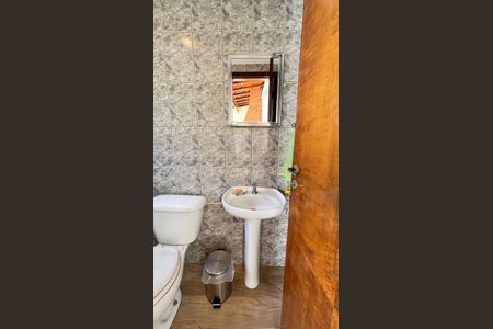 Casa à venda com 200m², 3 quartos e 3 vagasChurrasqueira - Banheiro