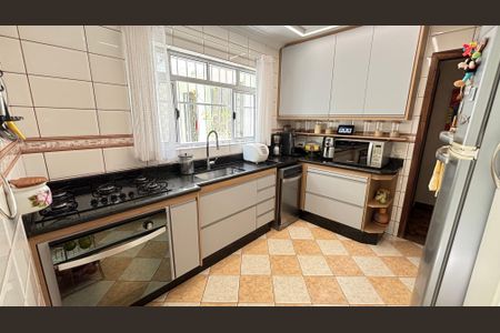 Casa à venda com 200m², 3 quartos e 3 vagasCozinha