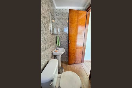 Casa à venda com 200m², 3 quartos e 3 vagasChurrasqueira - Banheiro