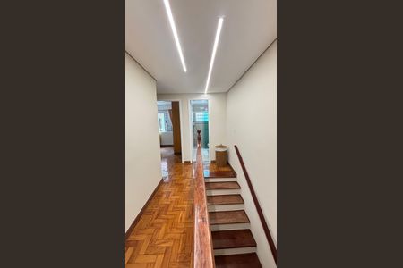 Casa à venda com 200m², 3 quartos e 3 vagasCorredor