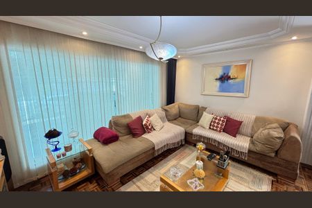 Casa à venda com 200m², 3 quartos e 3 vagasSala