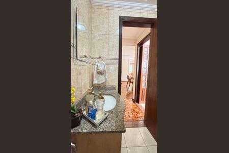 Casa à venda com 200m², 3 quartos e 3 vagasLavabo