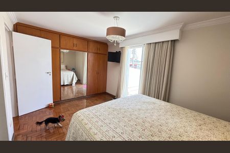 Casa à venda com 200m², 3 quartos e 3 vagasSuite