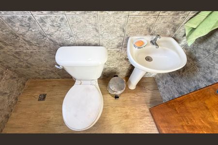 Casa à venda com 200m², 3 quartos e 3 vagasChurrasqueira - Banheiro