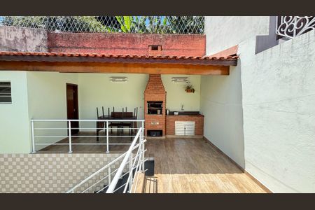 Casa à venda com 200m², 3 quartos e 3 vagasChurrasqueira