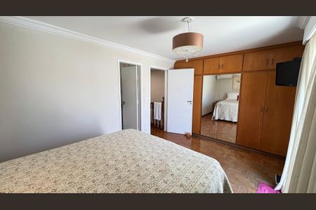 Casa à venda com 200m², 3 quartos e 3 vagasSuite