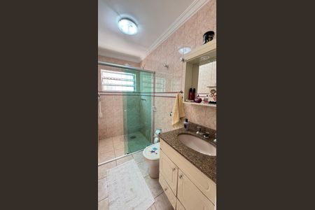 Casa à venda com 200m², 3 quartos e 3 vagasBanheiro