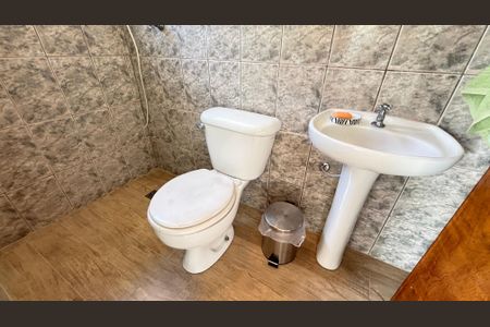 Casa à venda com 200m², 3 quartos e 3 vagasChurrasqueira - Banheiro