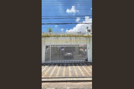 Casa à venda com 200m², 3 quartos e 3 vagasFachada