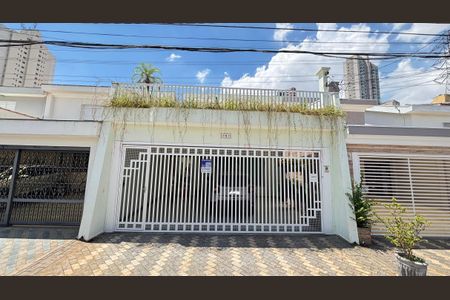 Casa à venda com 200m², 3 quartos e 3 vagasFachada