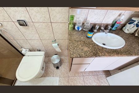 Casa à venda com 200m², 3 quartos e 3 vagasBanheiro da Suíte