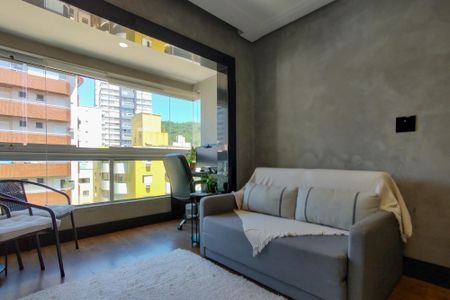 Apartamento para alugar com 65m², 2 quartos e 1 vagaSala