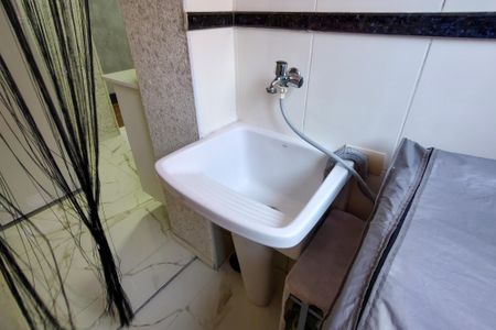 Apartamento para alugar com 65m², 2 quartos e 1 vagaÁrea de Serviço